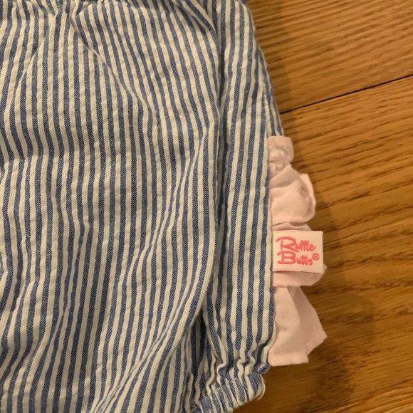 Ruffle Butts Seersucker Blue and Pink Bubble Size 0-3 Mths - Picture 2 of 4